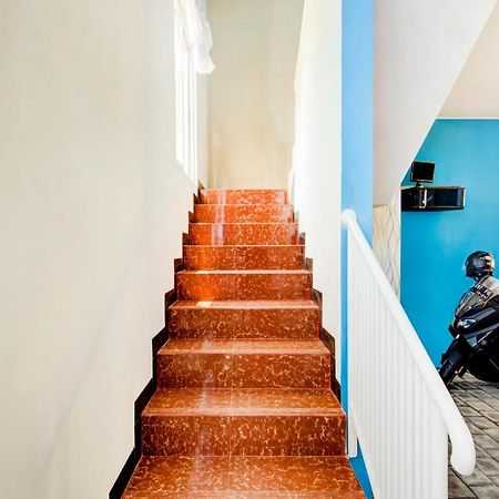 Oyo Life 3987 Kost Aditya Surabaya Exterior foto